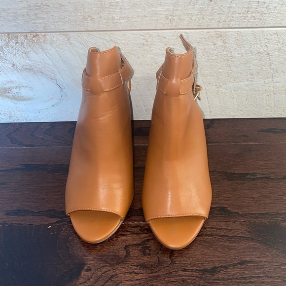 Charming Charlie Cognac Peep Toe Heels Size 8 - Picture 2 of 6